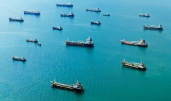 La Organización Marítima Internacional mantiene planes de descarbonizar la flota comercial