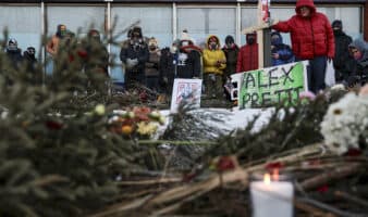 Congreso estadounidense cita a jefes de agencias migratorias tras la muerte de un hombre a manos del ICE