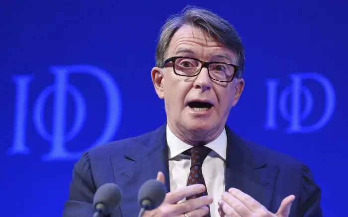 Policía británica detiene al exministro Peter Mandelson por sus lazos con Epstein