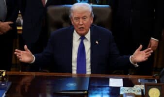 Trump insiste en que 'México dejará de enviar petróleo' a Cuba