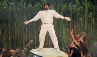 Bad Bunny 'resignificó' el ‘God Bless América’: especialista en reguetón