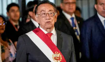 José María Balcázar asume presidencia interina de Perú; criticado por no oponerse al matrimonio infantil