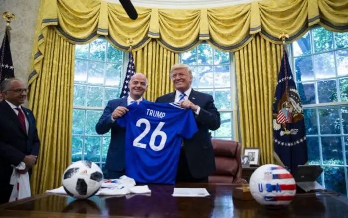 Trump felicita al 'gran líder' Infantino por sus 10 años al frente de la FIFA | Video