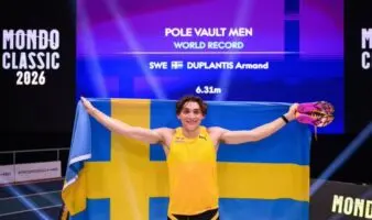 Armand Duplantis rompe su propia plusmarca mundial de salto con garrocha | Video