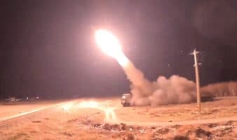 Irán anuncia ataque a base estadounidense en Irak y amenaza a Trump con "expandir" la guerra