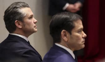 Drones no identificados sobrevuelan base donde residen Rubio y Hegseth, señala The Washington Post