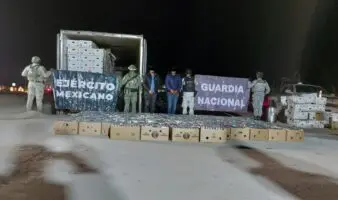 Aseguran tractocamión con 1,800 kilogramos de droga en Sonora