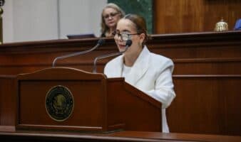 Diputada víctima de atentado vuelve al congreso de Sinaloa