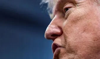 Trump amenaza con encarcelar al periodista que publicó que había un militar de EE.UU. desaparecido en Irán