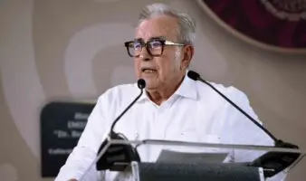 ¿Rubén Rocha Moya aún tiene fuero tras pedir licencia?
