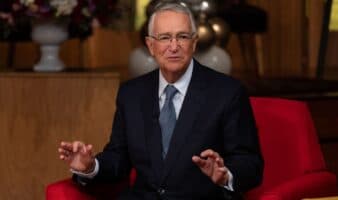 Llegada de Salinas Pliego a la inauguración del Mundial 2026 divide a asistentes