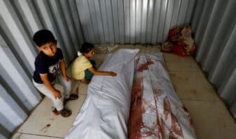 Aumentan a cerca de mil los muertos por bombardeos de Israel contra Gaza desde el acuerdo de alto al fuego