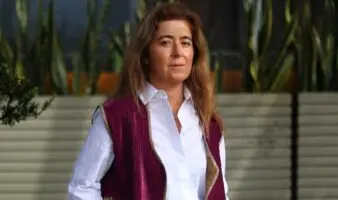 Catalina Gómez Ángel, la voz colombiana en las guerras del mundo, recibe el Reconocimiento a la Excelencia del Premio Gabo