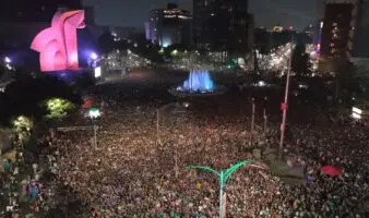 Más de un millón de personas salen a las calles de CDMX a celebrar el triunfo