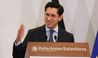 SRE: México no tiene "comunicación oficial" sobre retiro de visas de EE.UU. a gobernadores