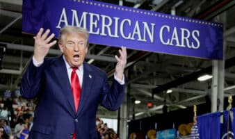 Trump presume que su política arancelaria frena los negocios que van a 'Mé-ji-jo'