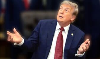 Ahora Trump amaga con arancel a México por diarrea explosiva