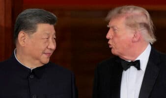 Trump planteó a Xi venderle armas a China, afirma embajador de EE.UU.