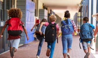 Florida restringe la IA en escuelas y universidades ante crecientes preocupaciones en EE.UU.
