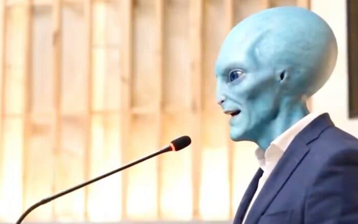 Extraterrestres y ovnis en el informe del diputado de Puebla, Roberto Zataráin