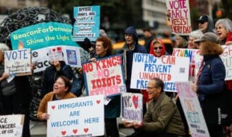 'No Kings': Protestas contra Trump impulsan el voto anticipado en EE.UU.