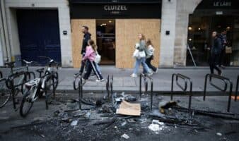 Las autoridades francesas prohíben mañana protestas en el centro de París