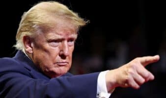 ¿Por qué Trump exigió la renuncia de la ex prometida de su hijo?